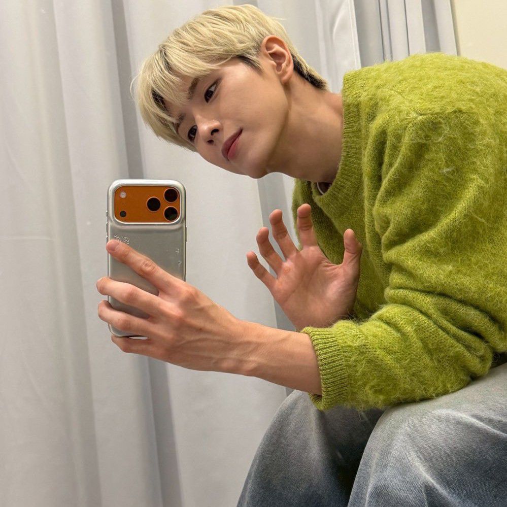 Recent activity shot of Yonghee (CIX)