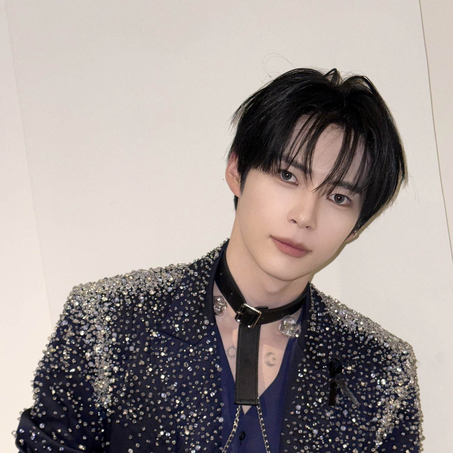 Recent activity shot of Sung Hanbin (ZEROBASEONE)