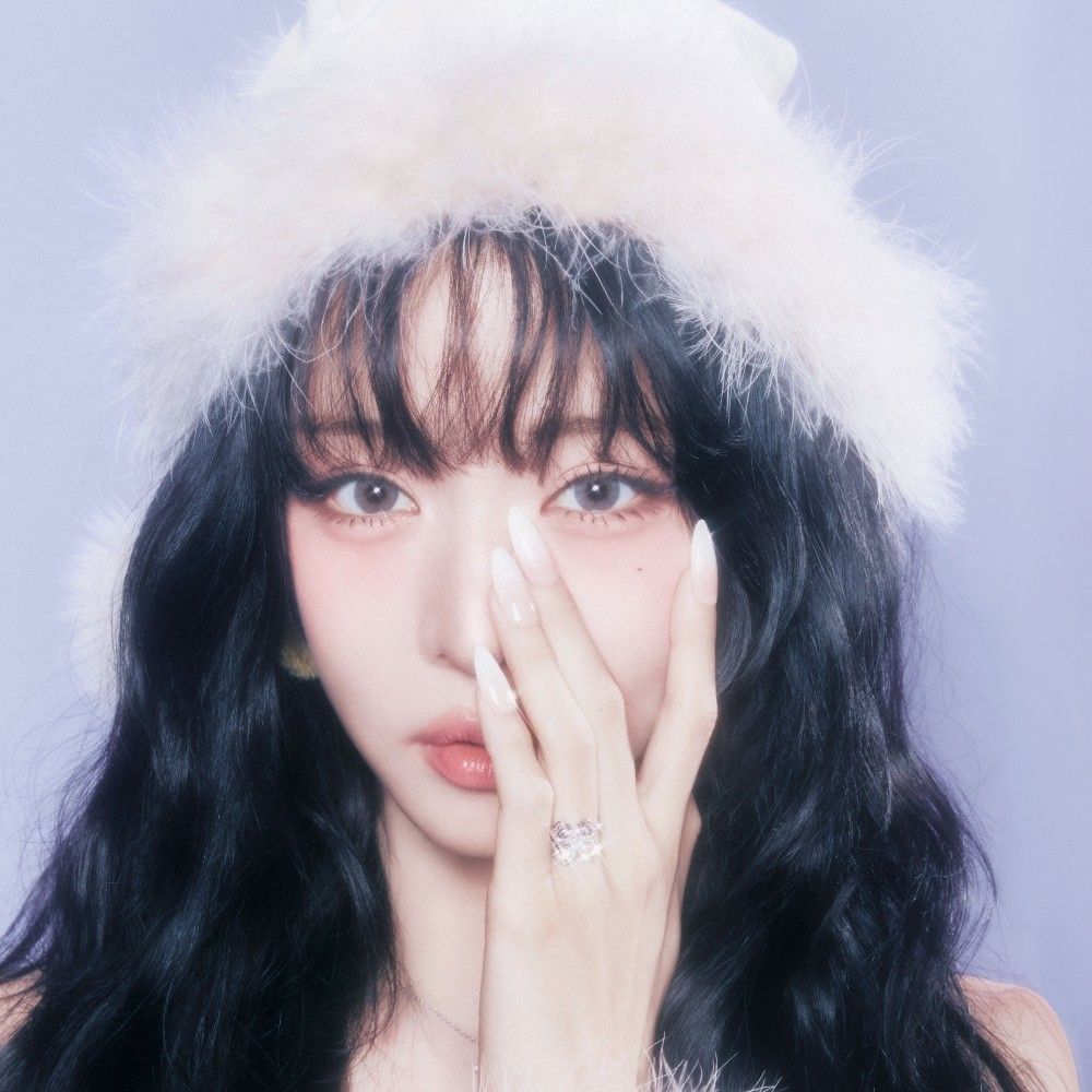 A moment captured by Lee Chaeyoung (fromis_9)'s fan