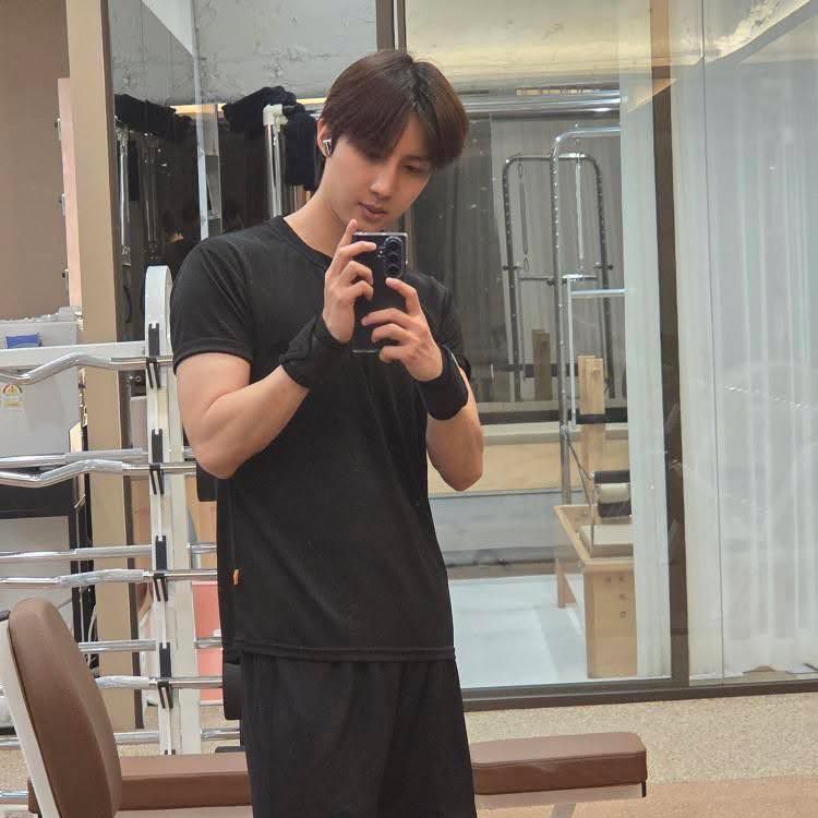 Latest photo of Hui (PENTAGON)