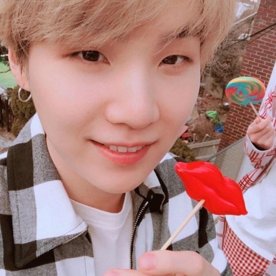 SUGA (防彈少年團)的最新活動照片