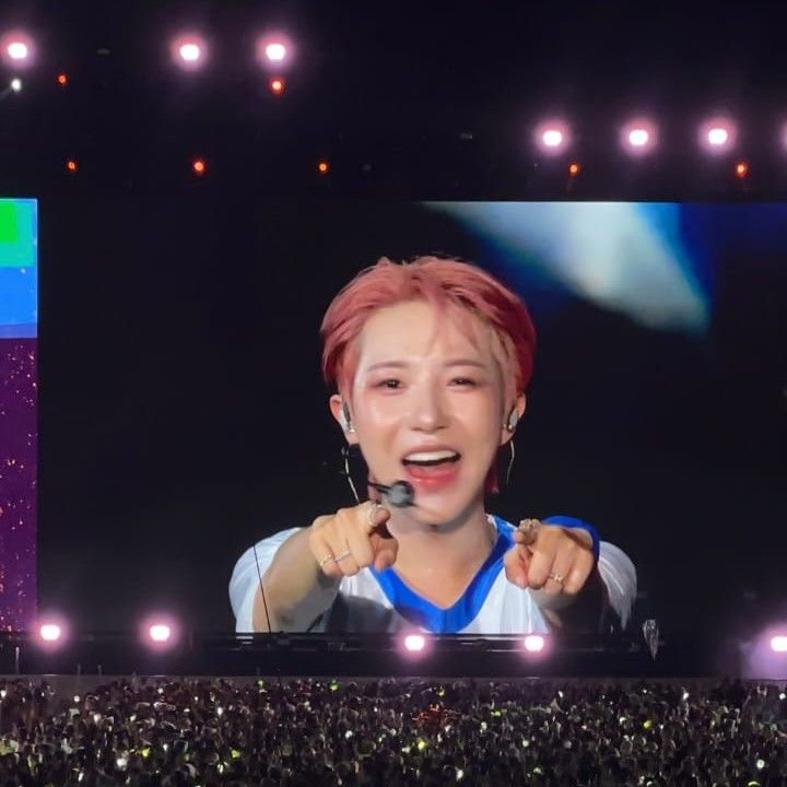 A moment captured by Renjun (NCT DREAM)'s fan