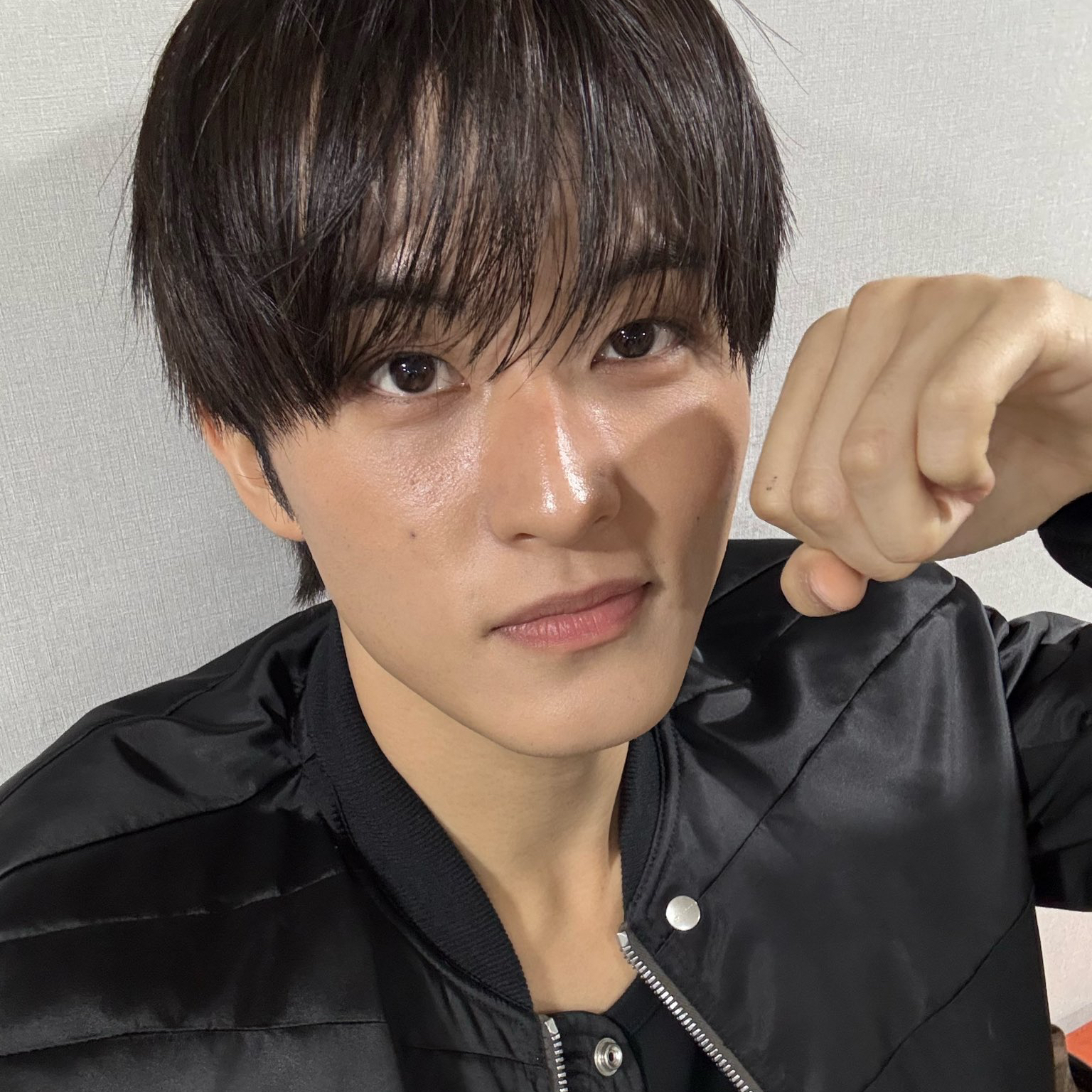 A moment captured by Mark (NCT 127, NCT DREAM)'s fan