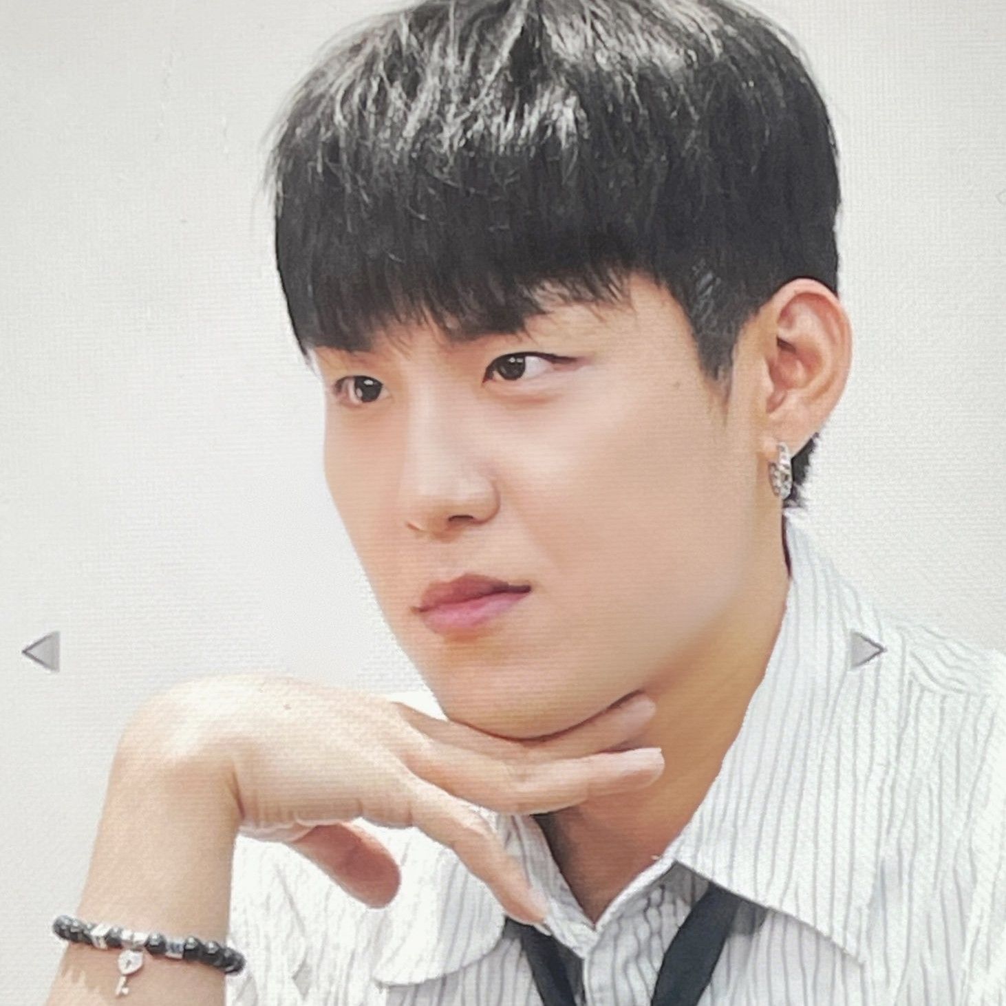 Behind-the-scenes cut of Park Woojin (AB6IX)