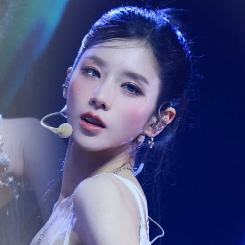 Behind-the-scenes cut of HeeJin (ARTMS)