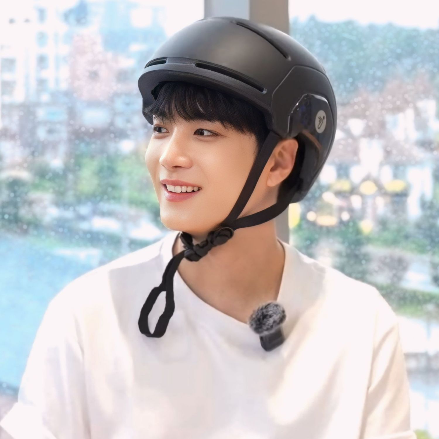 Behind-the-scenes cut of Kim Jonghyeon