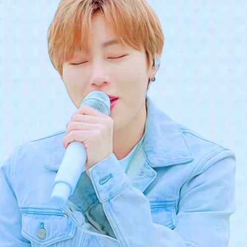 Recent activity shot of Ha Sungwoon