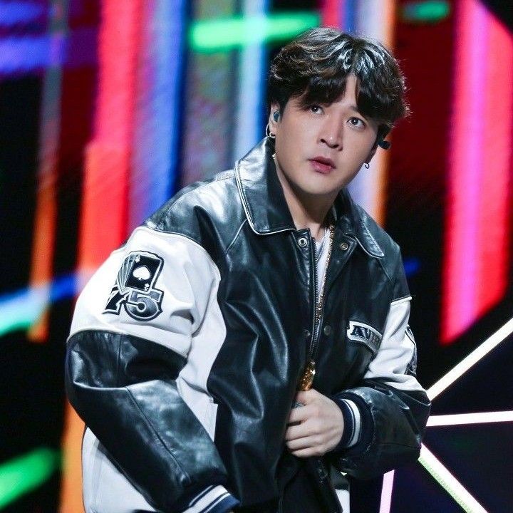 Foto aktivitas terbaru Shindong (Super Junior)