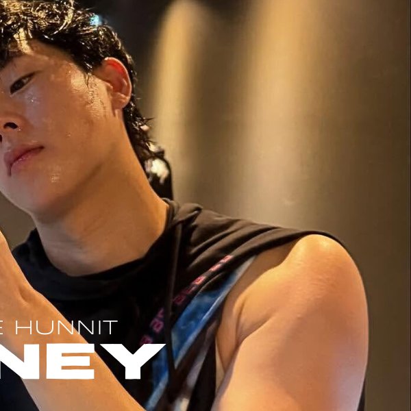 周宪 (MONSTA X)的最新照片