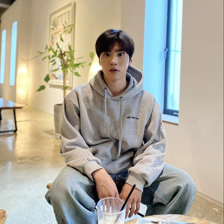 A moment captured by Rocky's fan