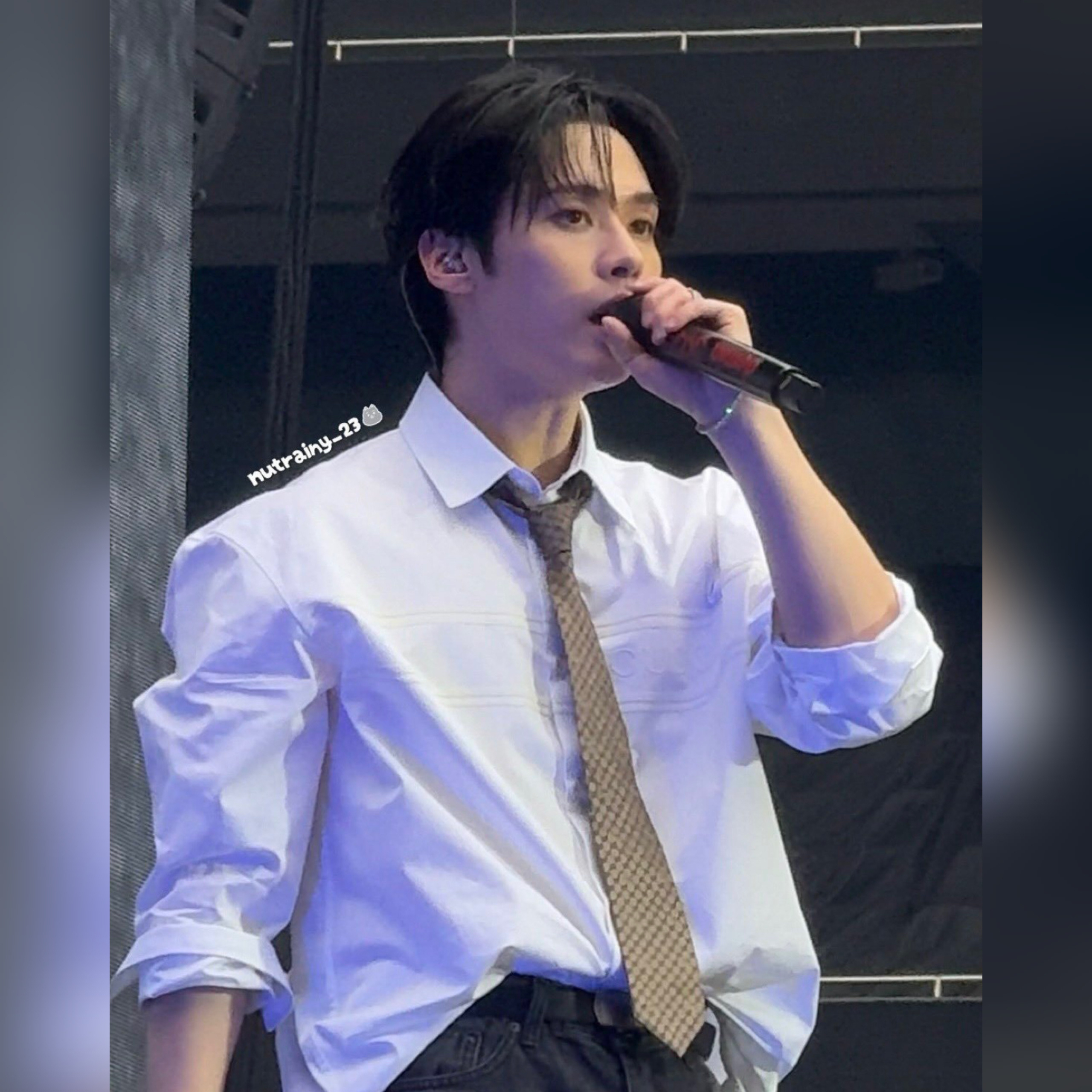 Lee Know (Stray Kids)的幕後花絮