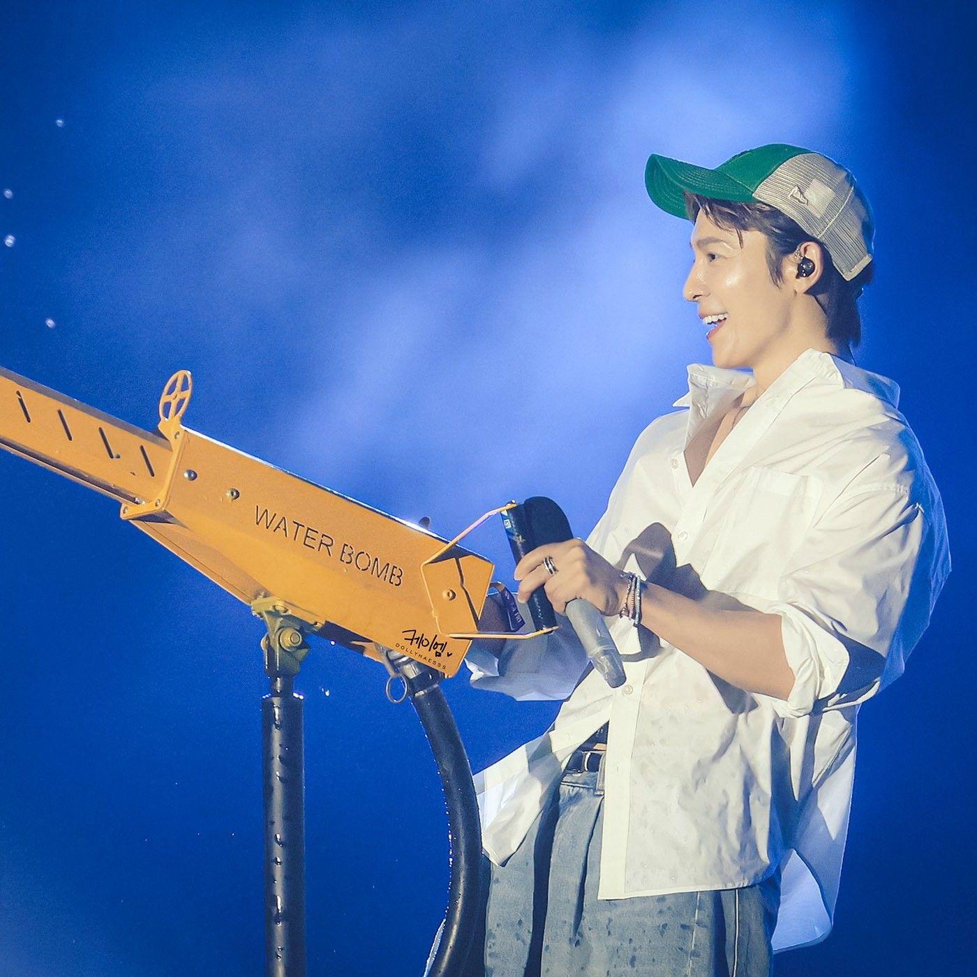 A moment captured by Donghae (Super Junior)'s fan