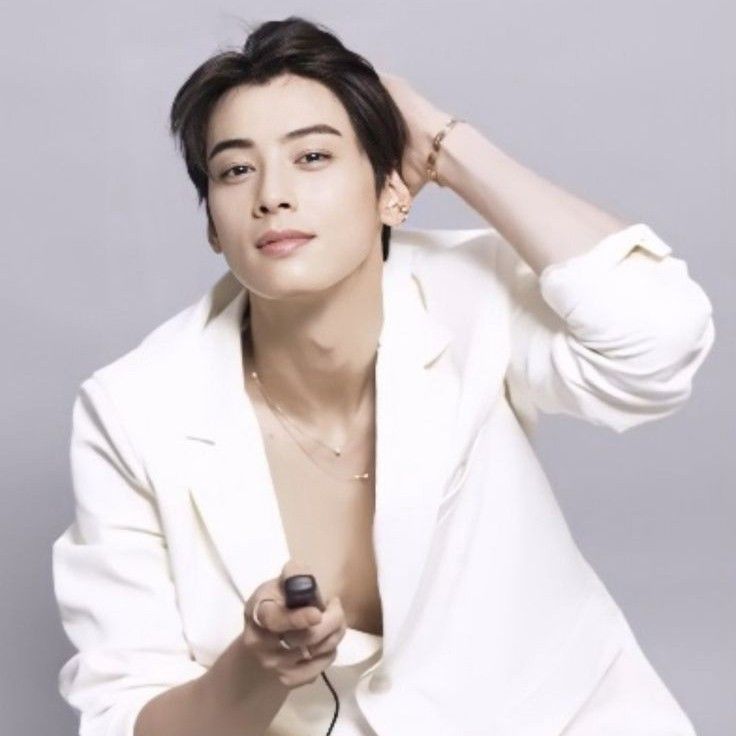 Recent activity shot of Eunwoo (ASTRO)