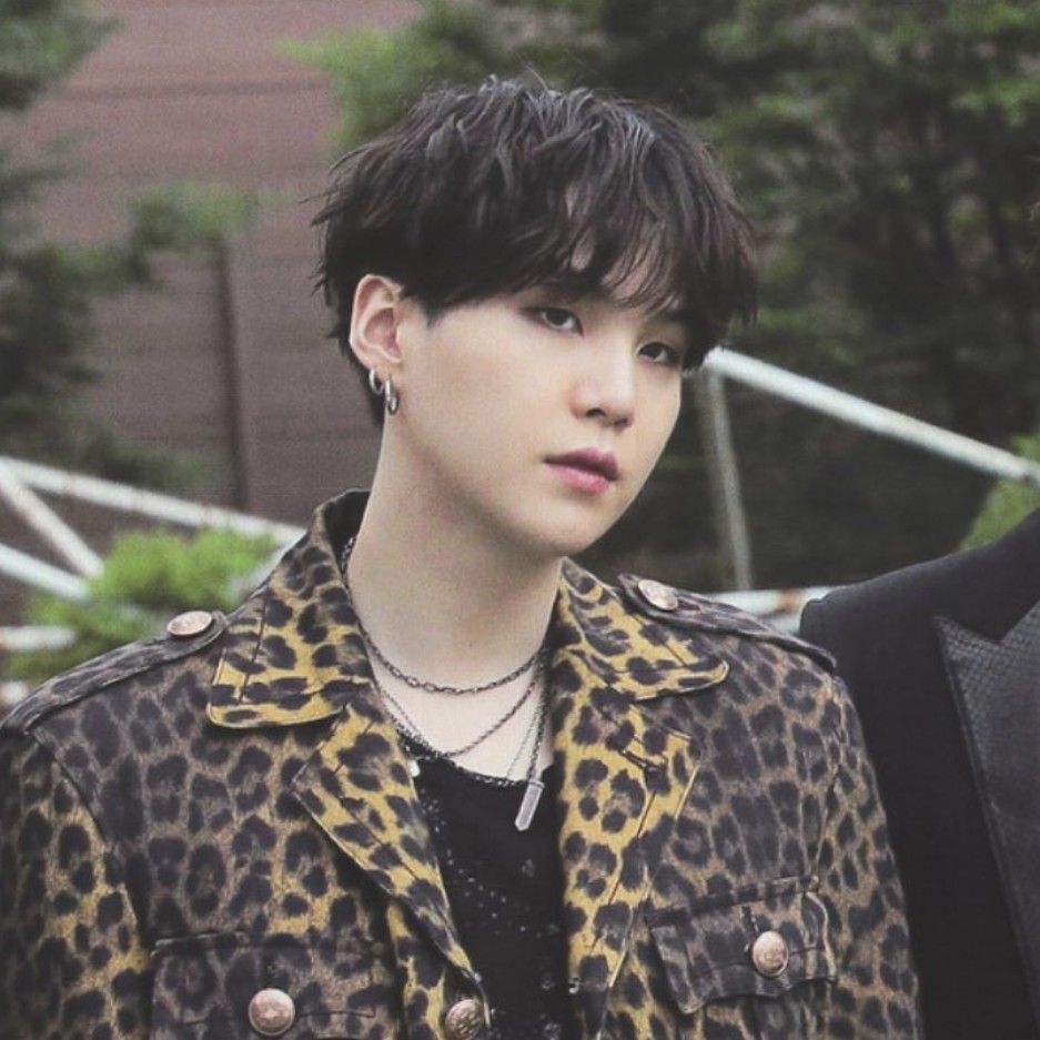 Behind-the-scenes cut of SUGA (BTS)