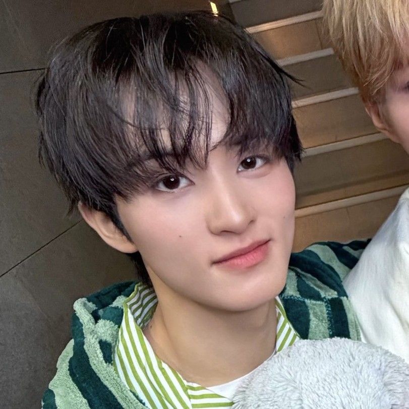 A moment captured by Mark (NCT 127, NCT DREAM)'s fan