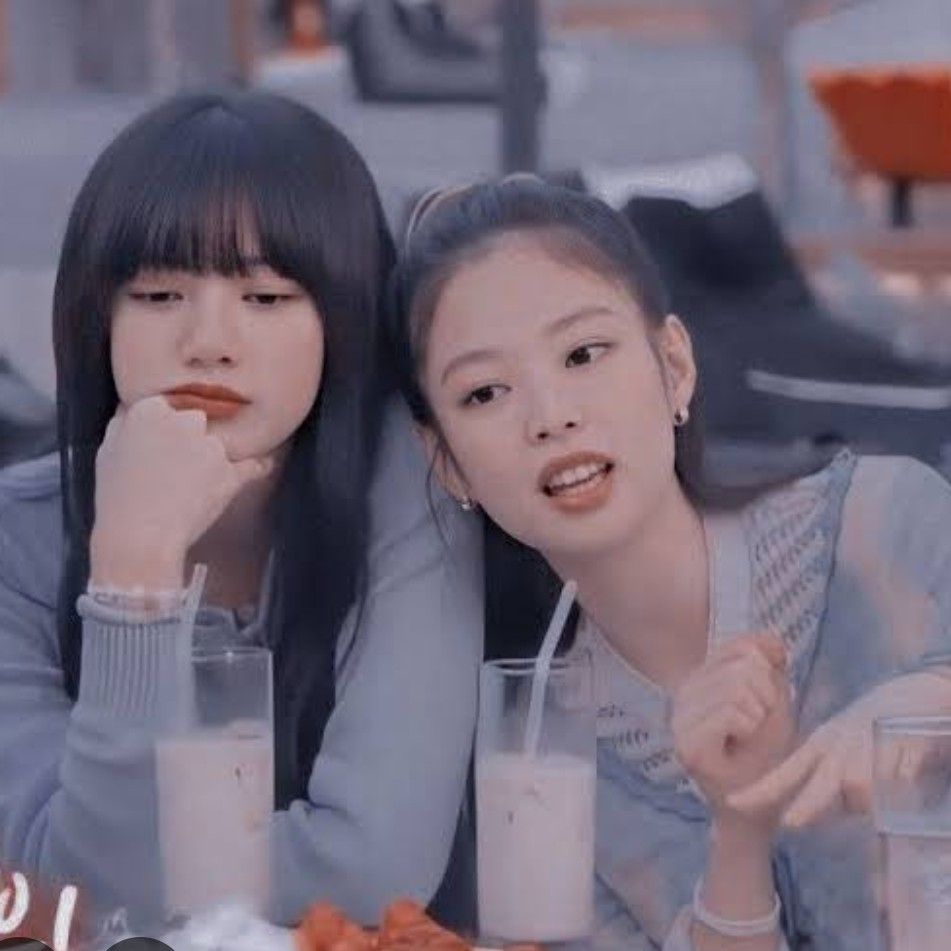 Latest photo of Lisa (BLACKPINK)