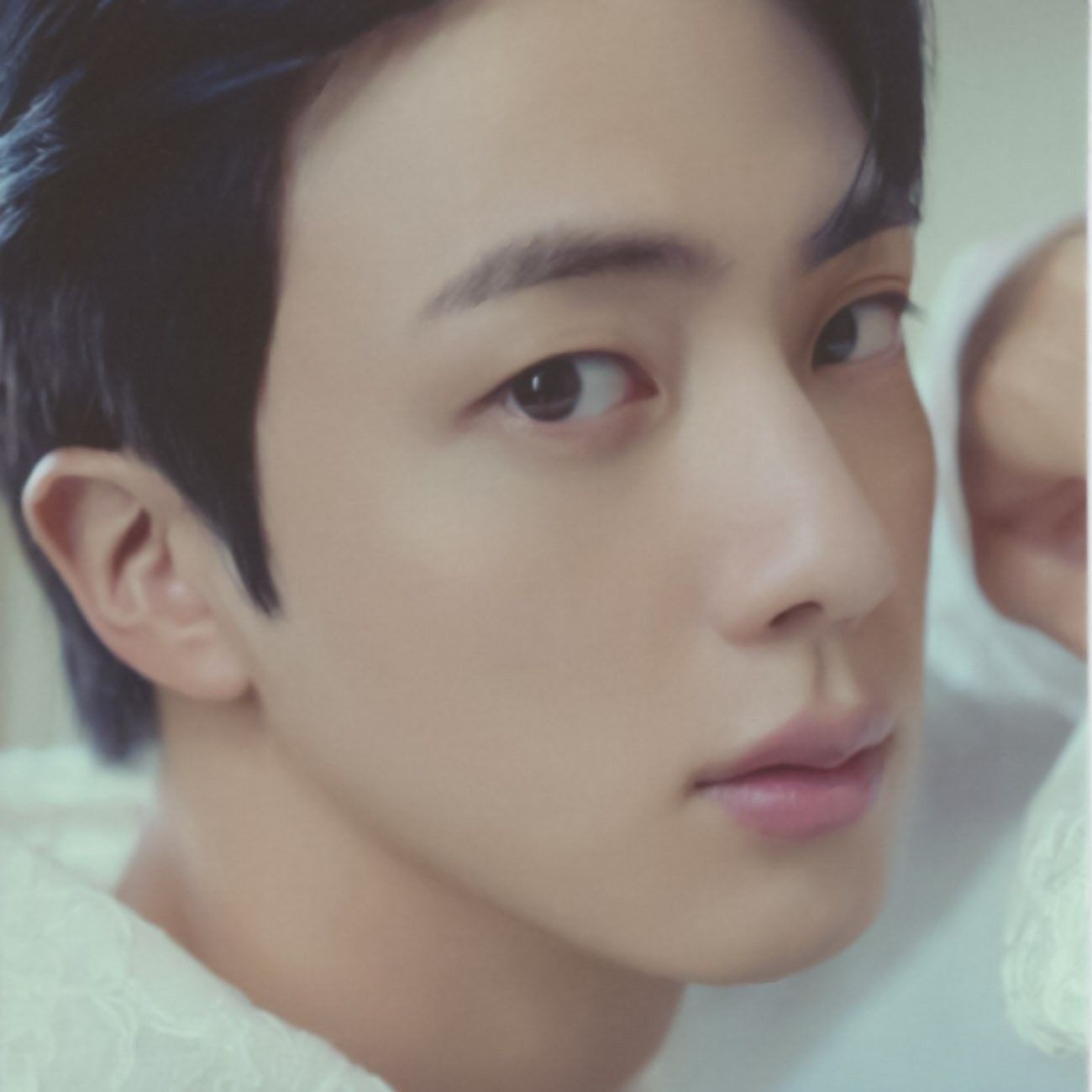 Momen yang diabadikan oleh penggemar Jin (BTS)