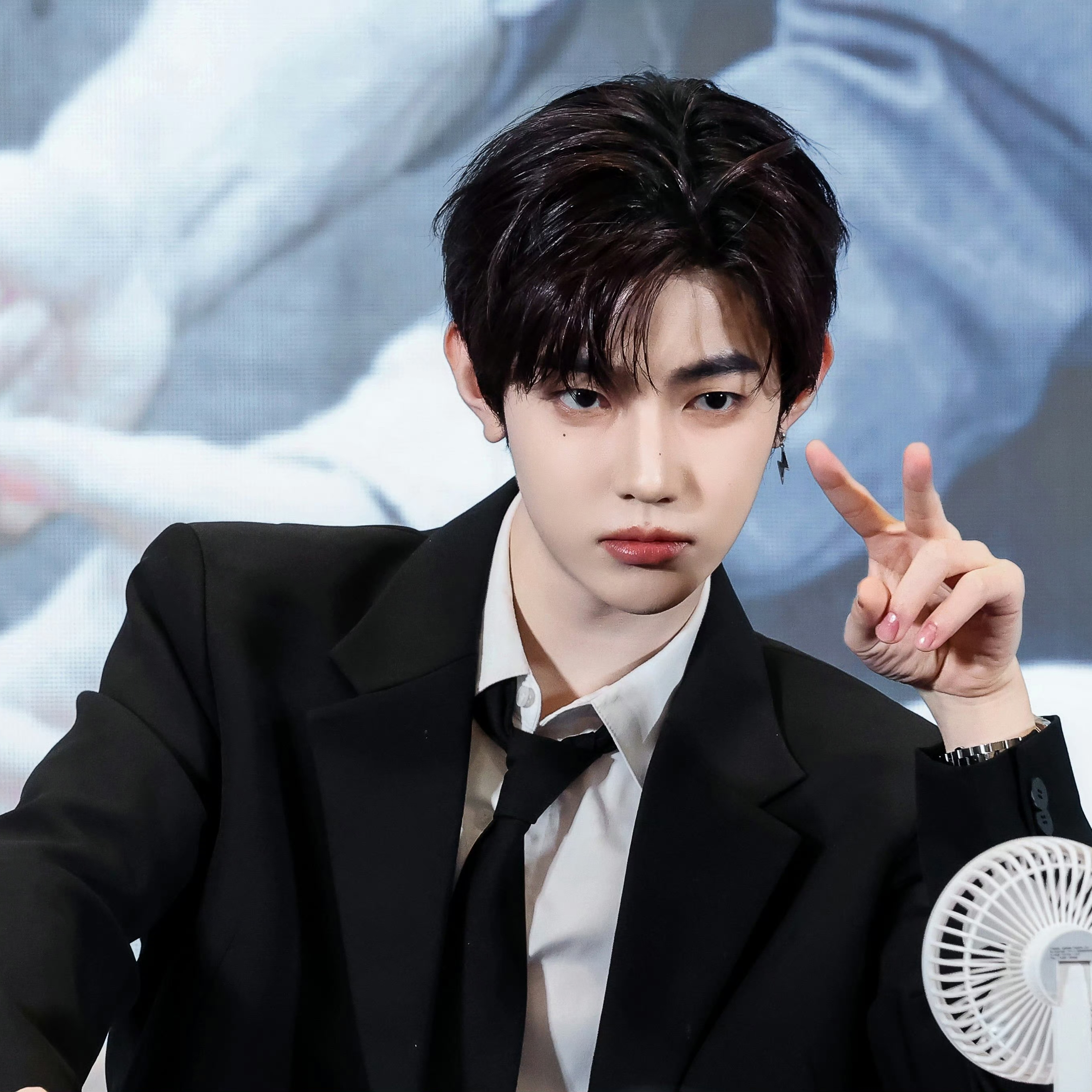 A moment captured by Zhang Hao (ZEROBASEONE)'s fan