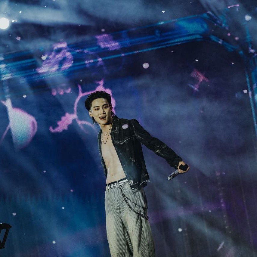 Recent activity shot of JAY B (GOT7)