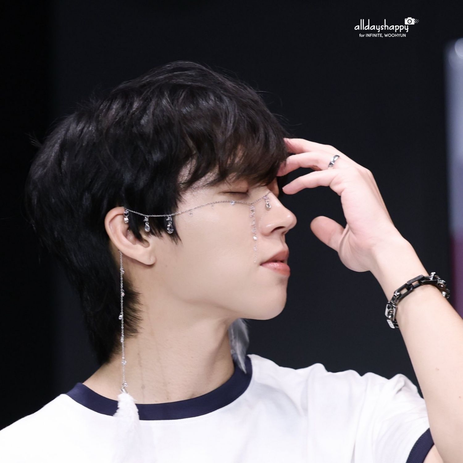 A moment captured by Woohyun (INFINITE)'s fan