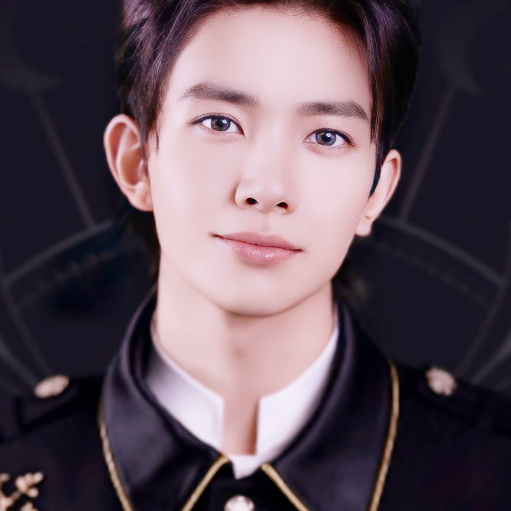 Latest photo of Heeseung (ENHYPEN)