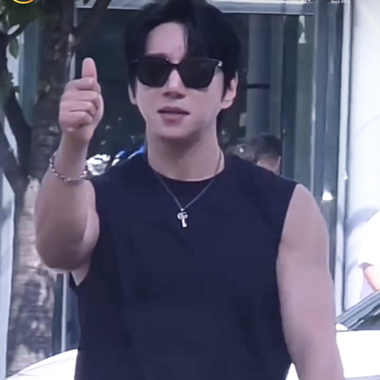A moment captured by Hwang Chiyeol's fan