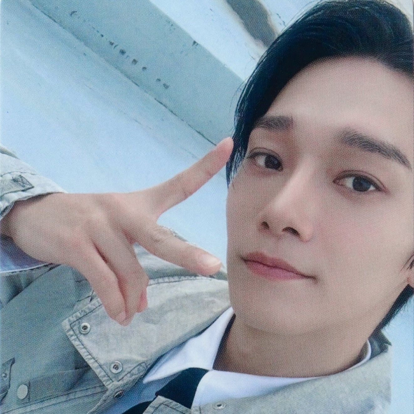 Latest photo of Chen (EXO)