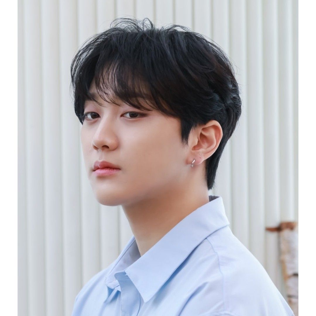 Latest photo of Hong Joochan (GoldenChild)