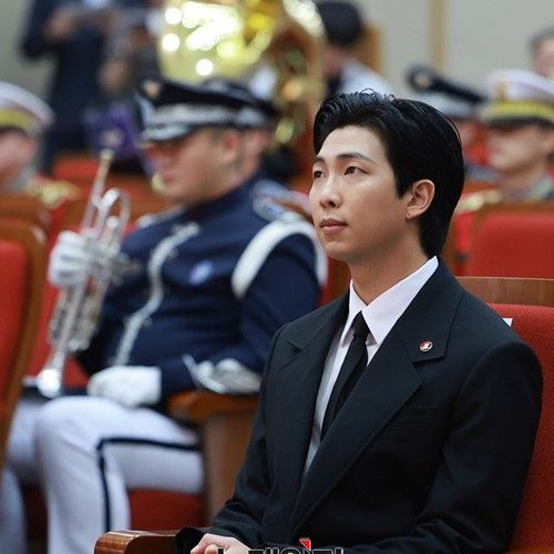 Behind-the-scenes cut of RM (BTS)