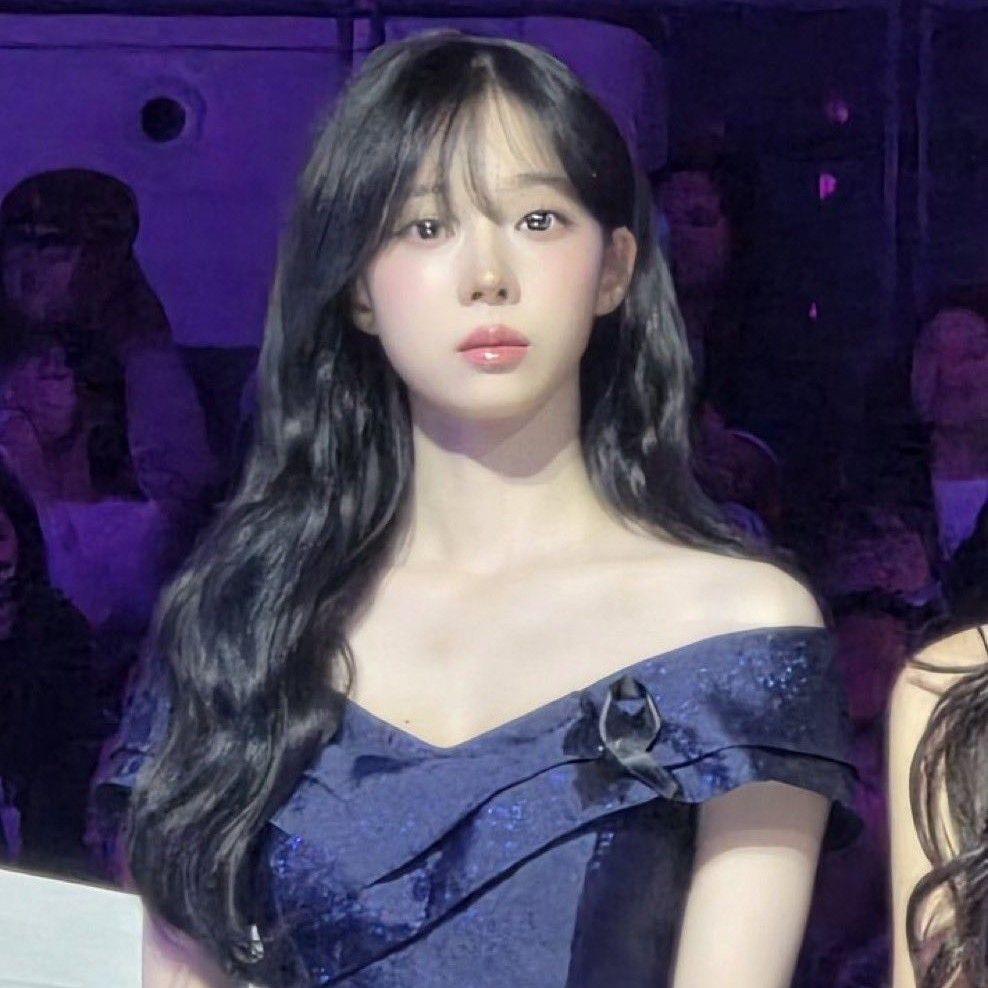 Recent activity shot of Winter (aespa)