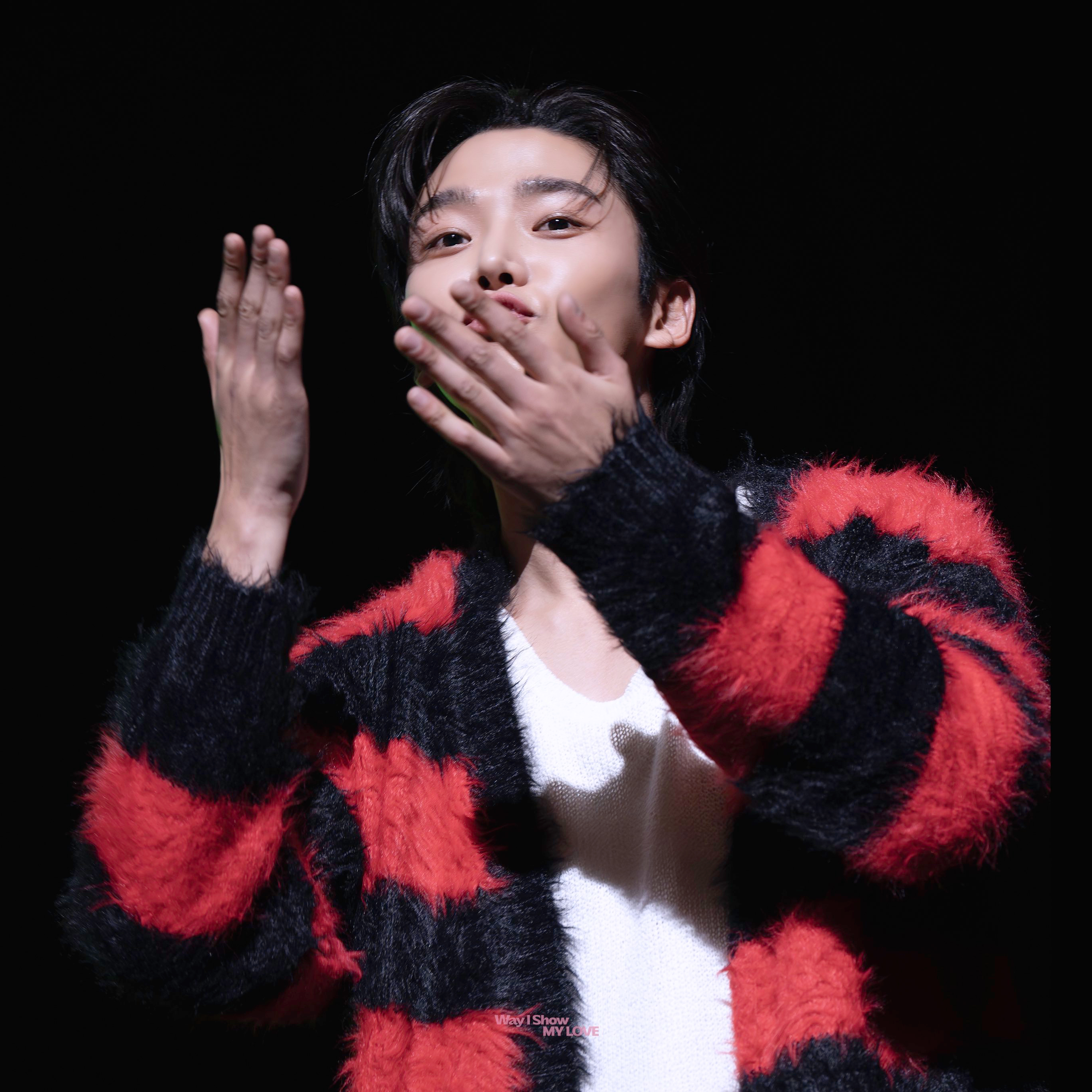 로운의 최신 사진