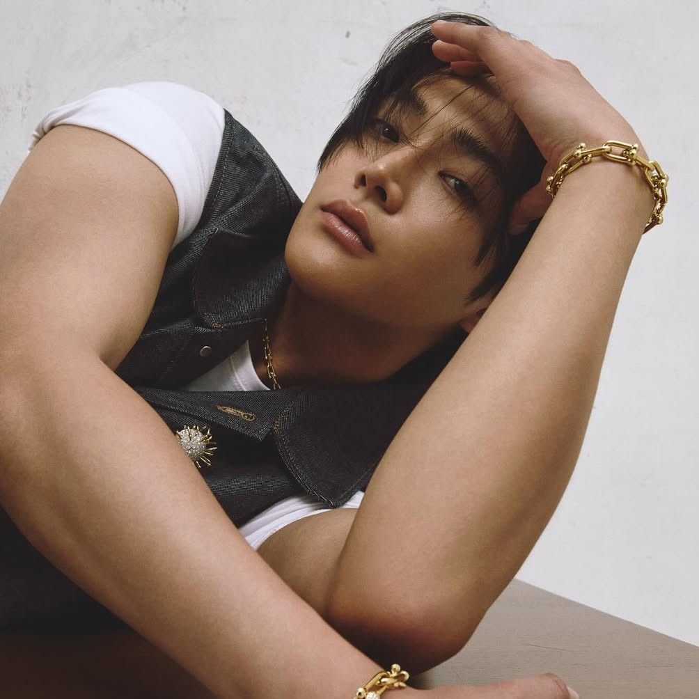 Behind-the-scenes cut of Rowoon