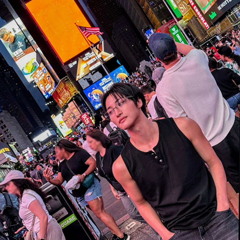 Behind-the-scenes cut of Seonghwa (ATEEZ)