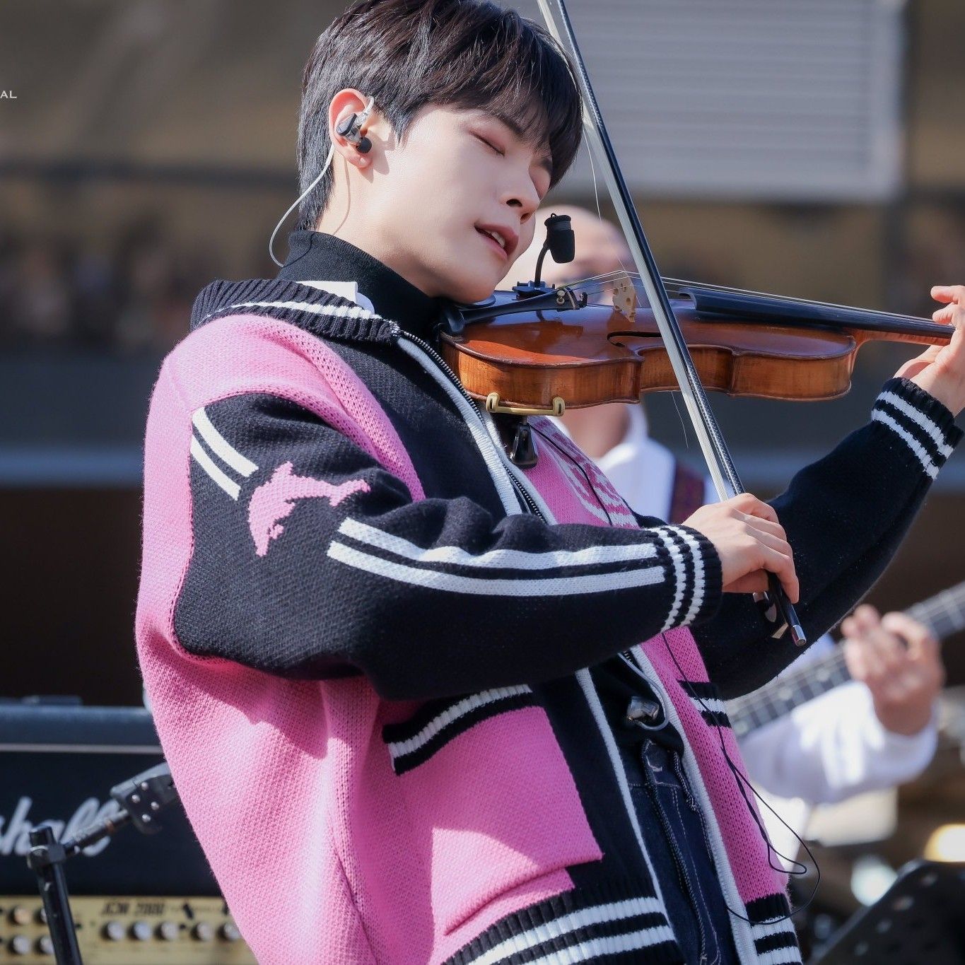 A moment captured by Shin Yechan (LUCY)'s fan