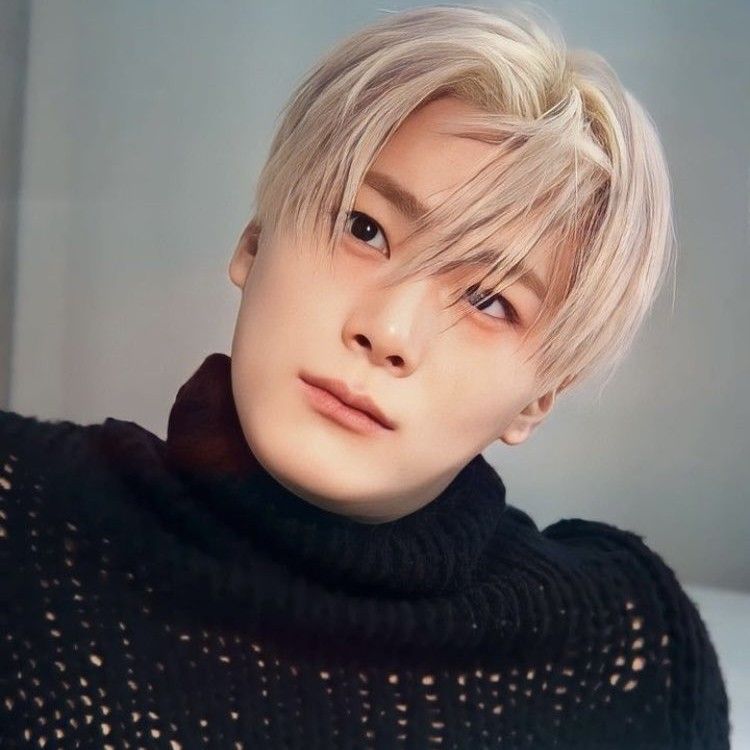 Behind-the-scenes cut of Moonbin (ASTRO)