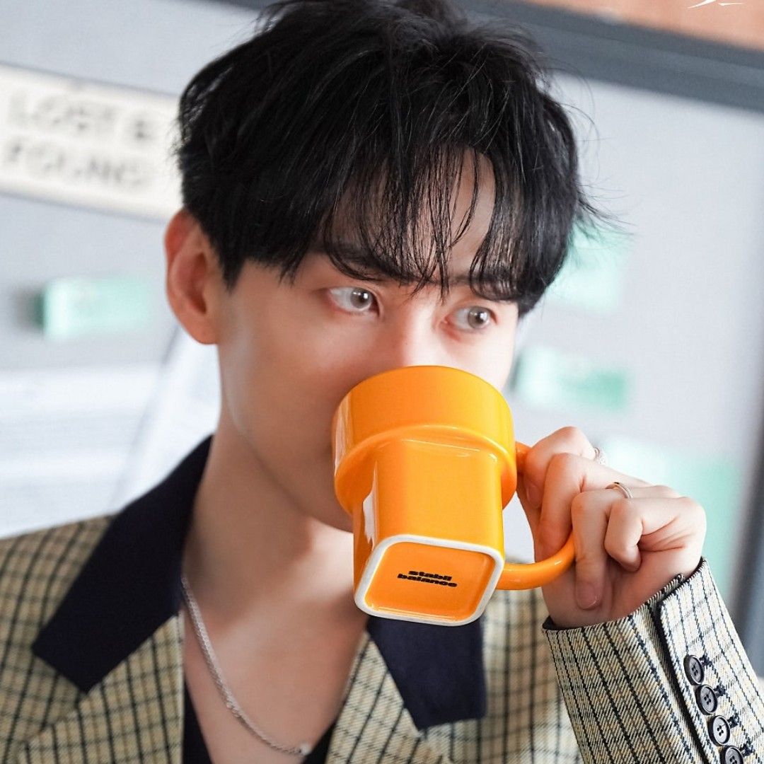 Latest photo of Eunhyuk (Super Junior)