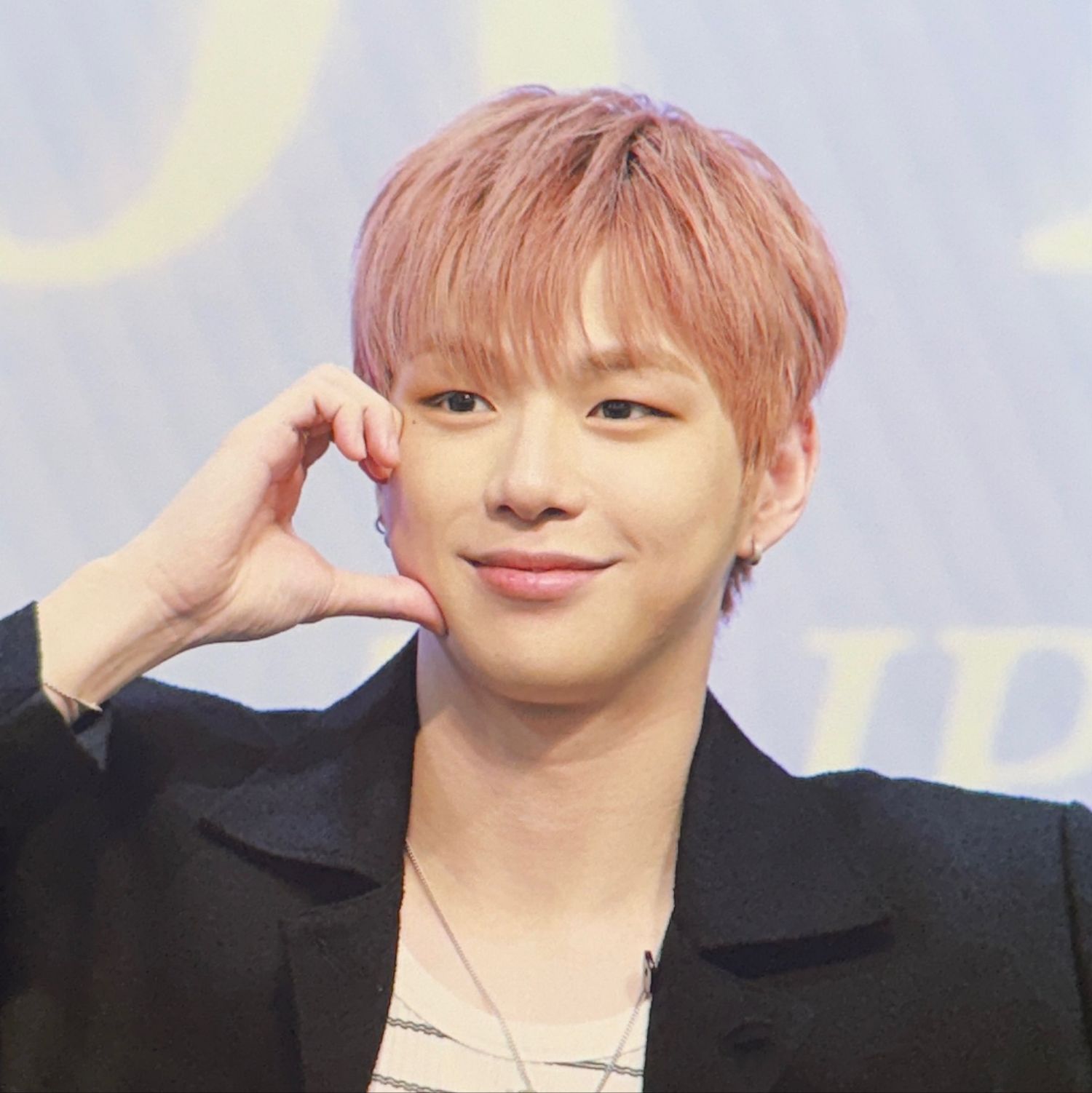 Behind-the-scenes cut of Kang Daniel