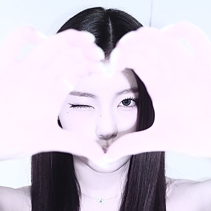 Recent activity shot of An Yujin (IVE)