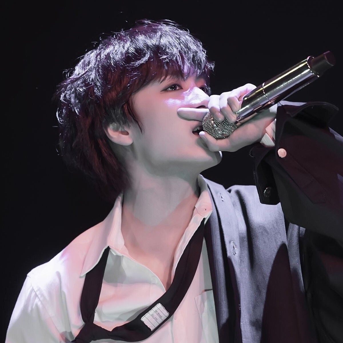 A moment captured by Kim Jonghyeon's fan