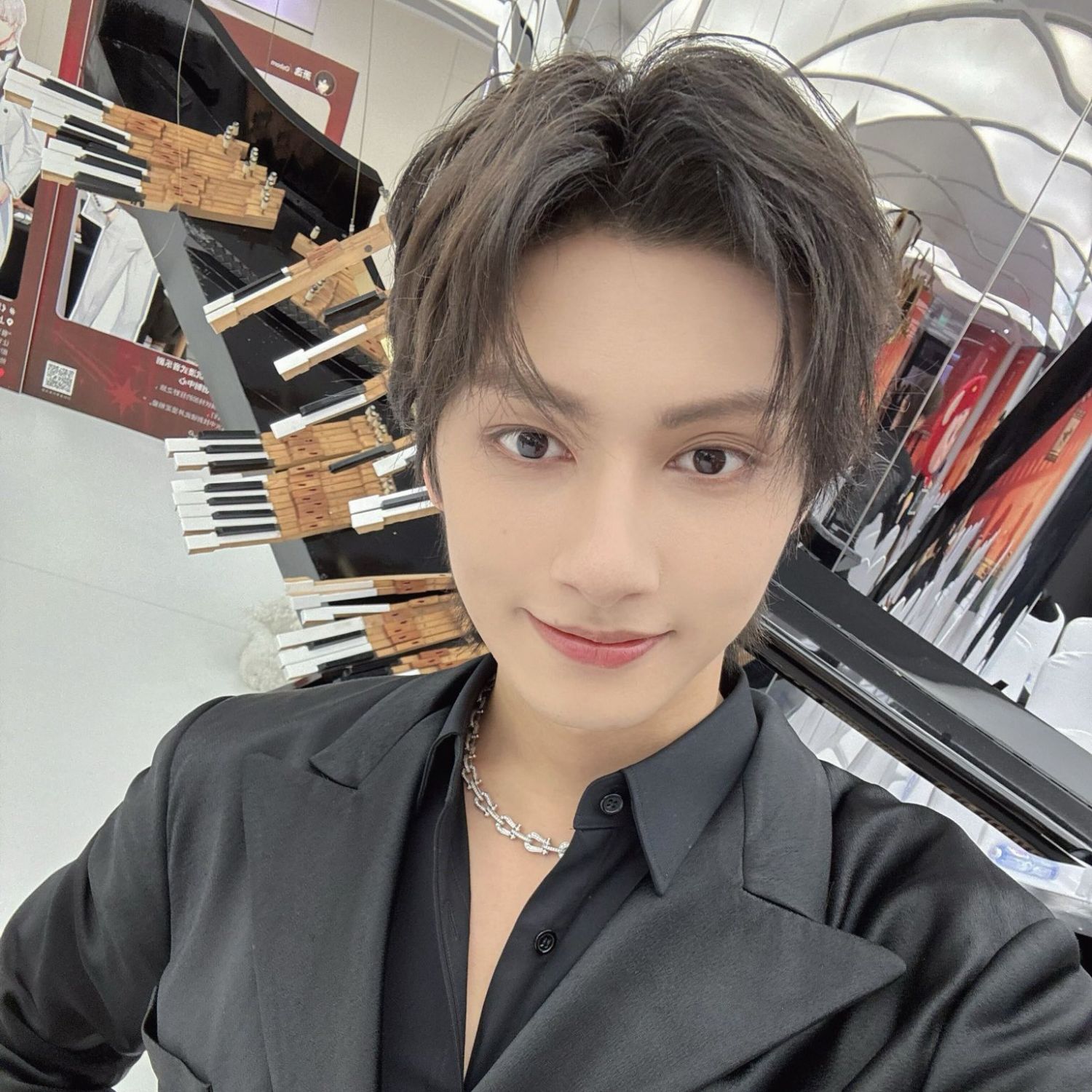 Latest photo of Jun (SEVENTEEN)