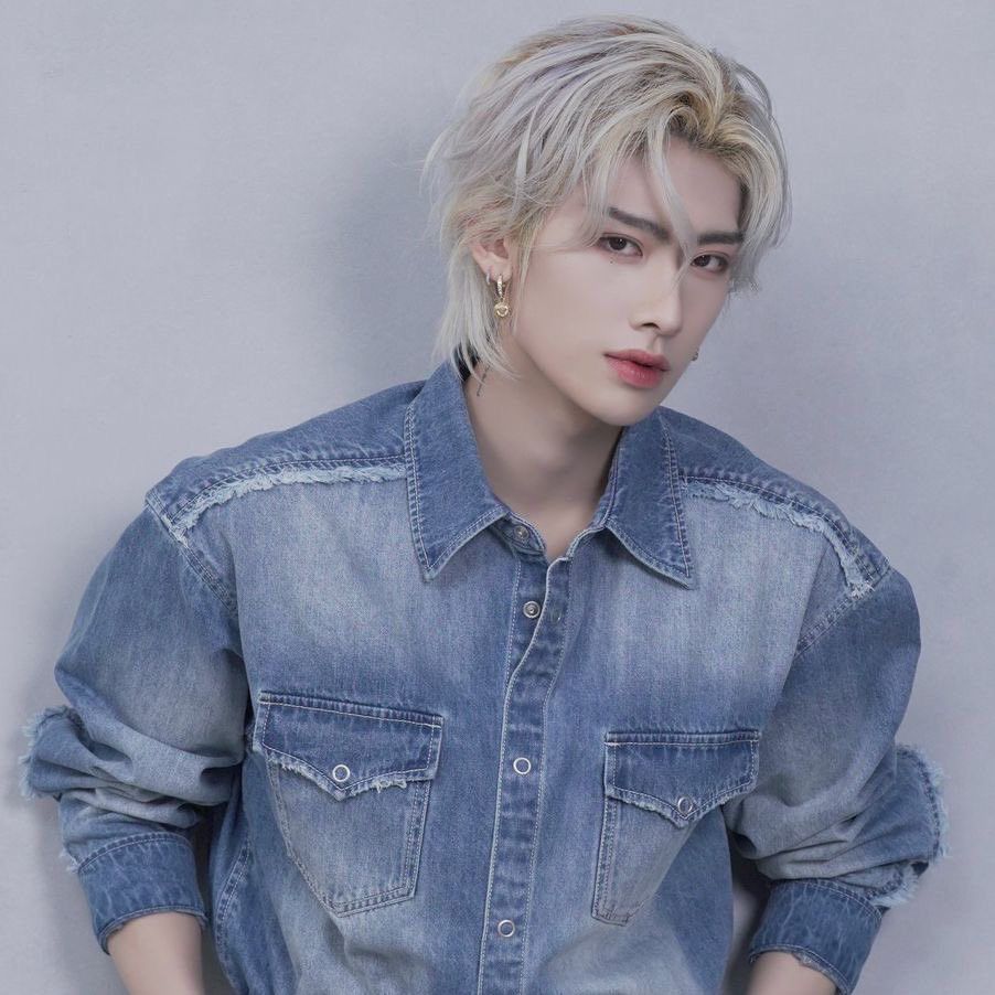 Latest photo of Ricky (ZEROBASEONE)