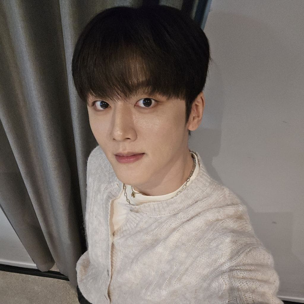 Latest photo of Youngbin (SF9)