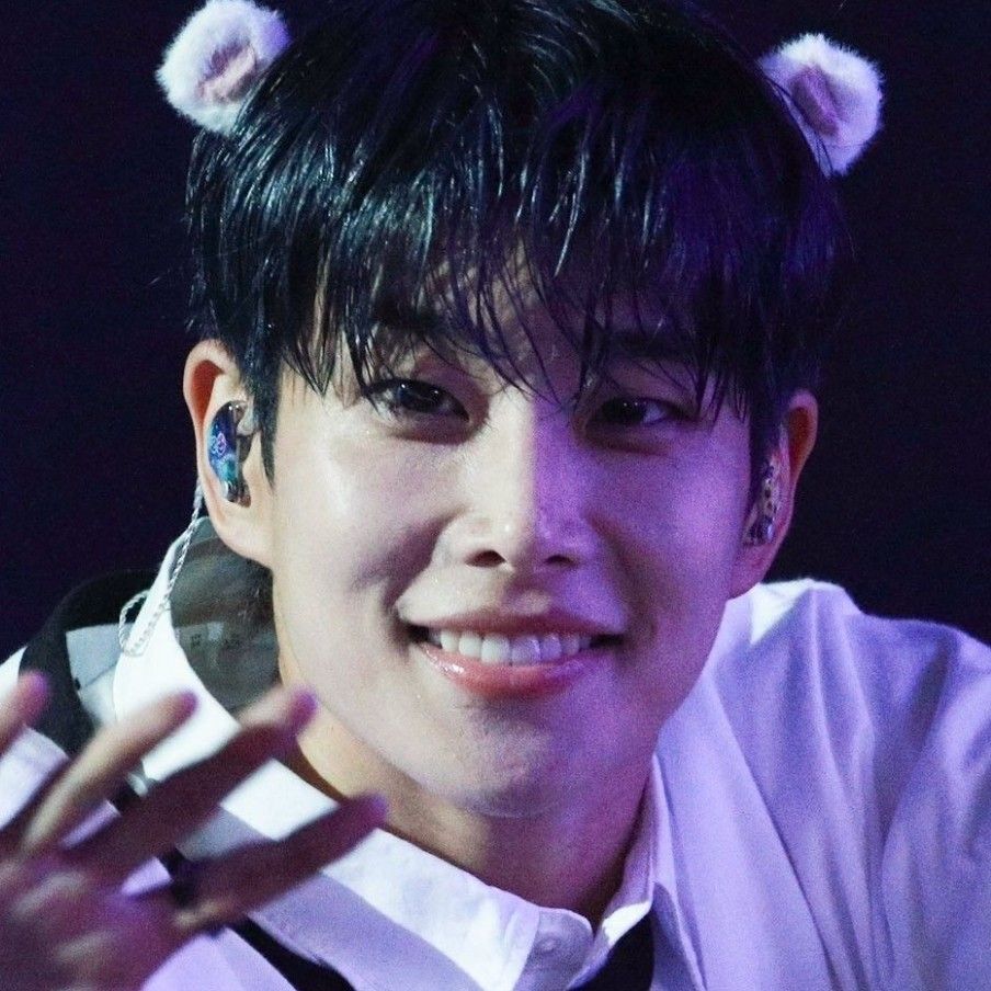 Latest photo of MJ (ASTRO)
