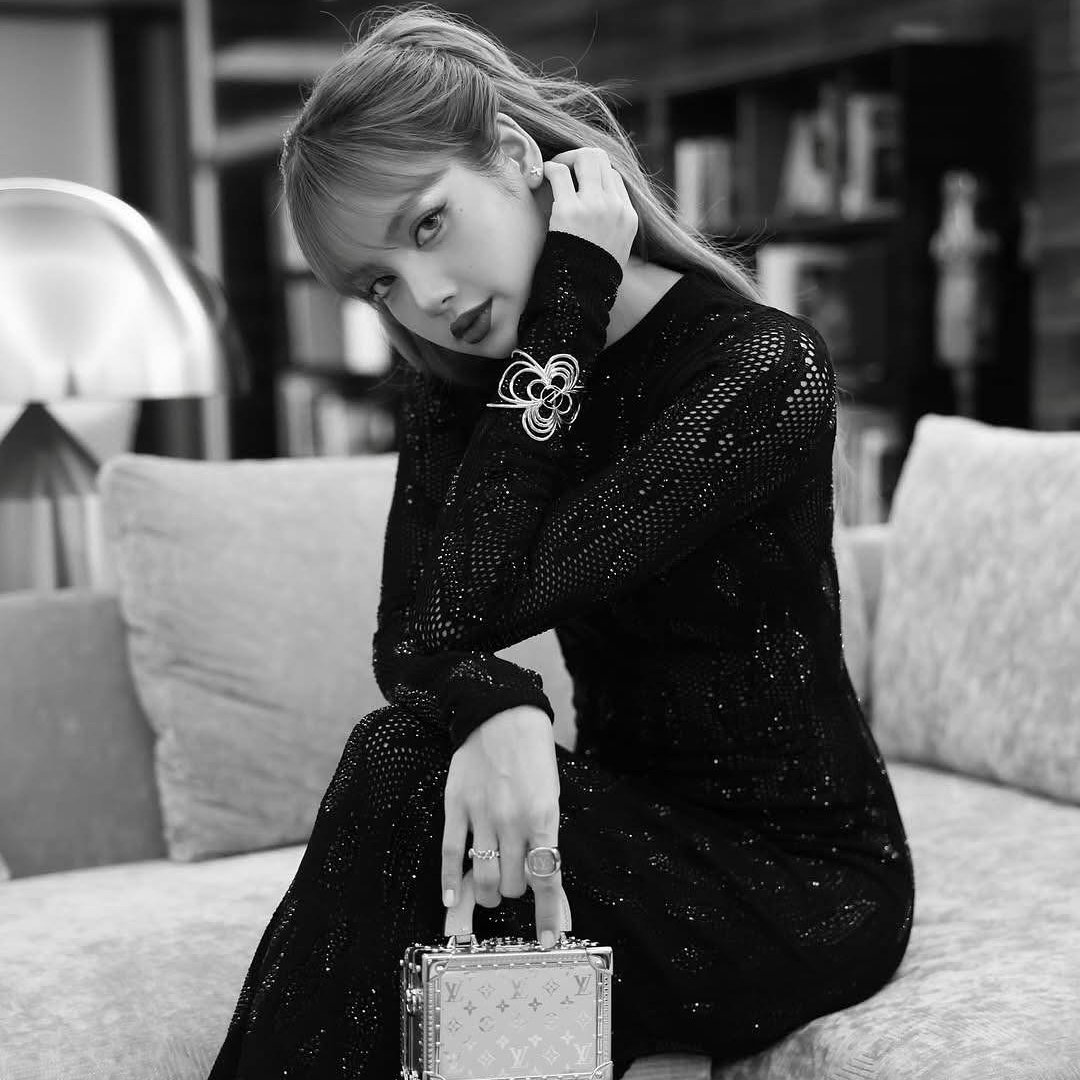 Momen yang diabadikan oleh penggemar Lisa (BLACKPINK)