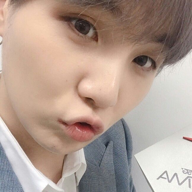 Potret di balik layar SUGA (BTS)