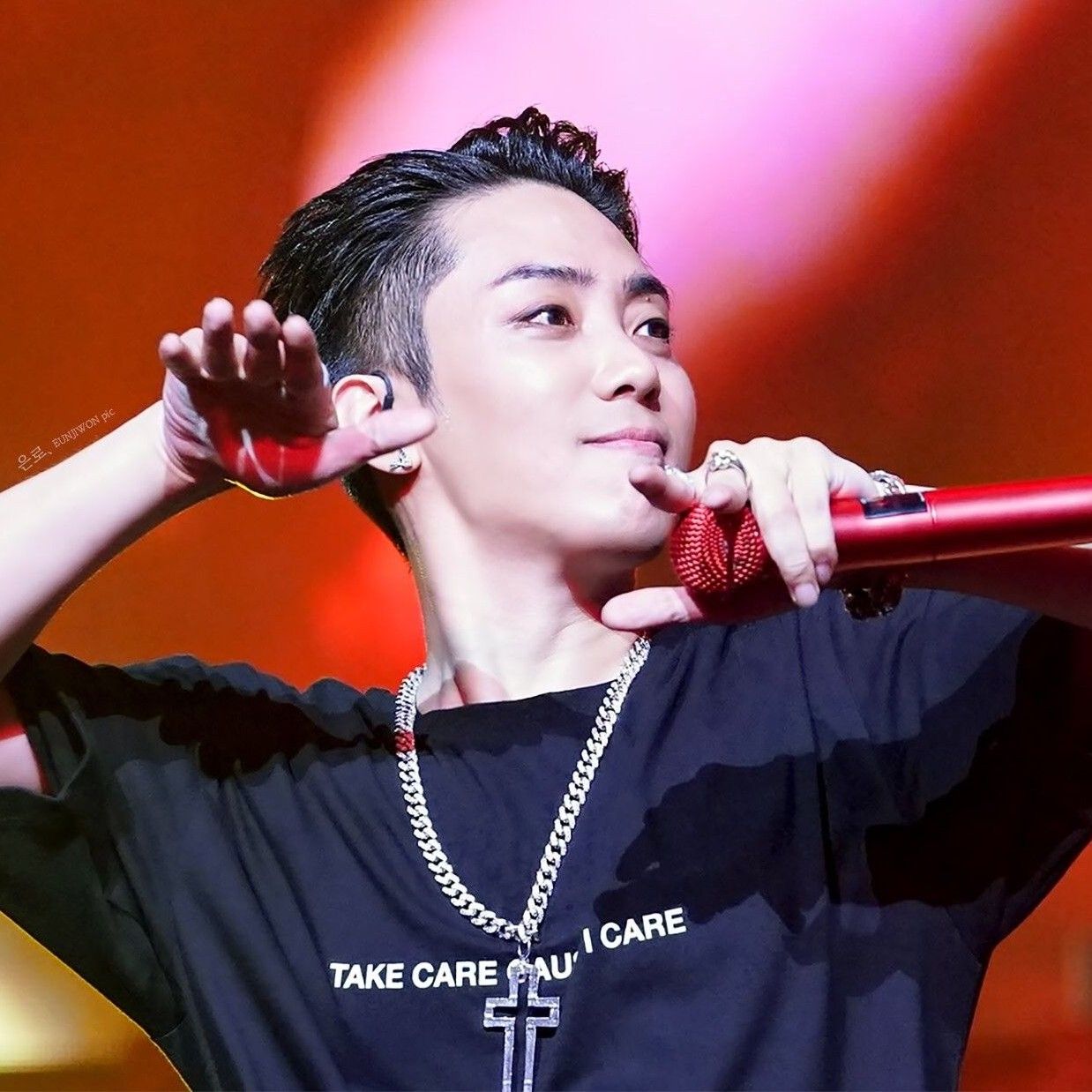 Recent activity shot of Eun Jiwon (SECHSKIES)