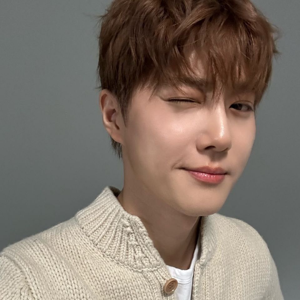 Behind-the-scenes cut of Suho (EXO)