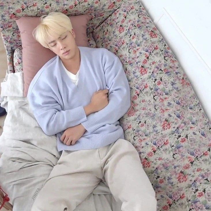 진 (방탄소년단)의 비하인드 컷