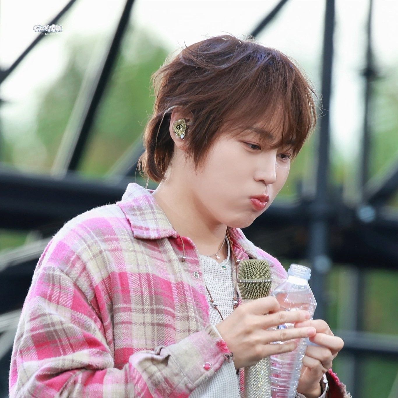 Recent activity shot of Ha Sungwoon