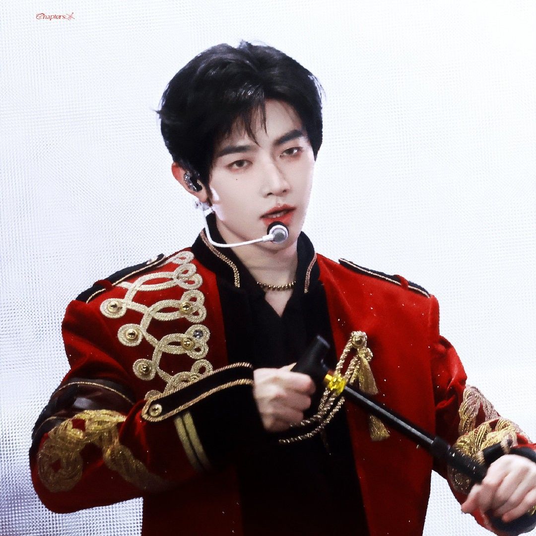 Foto terbaru Zhang Hao (ZEROBASEONE)